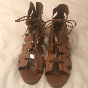 Steve Madden tan sandals